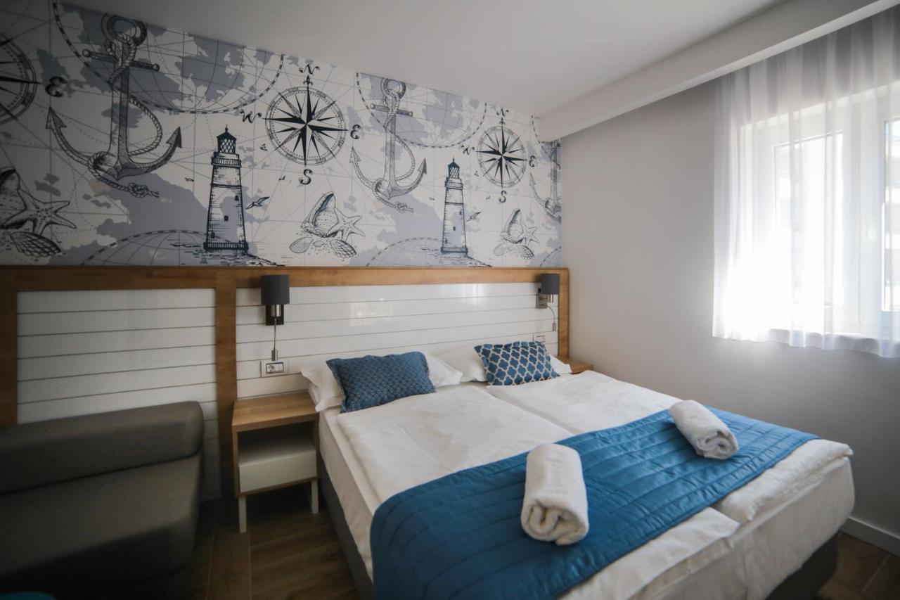 Hotel Ivando - K&S Дрвеник Экстерьер фото
