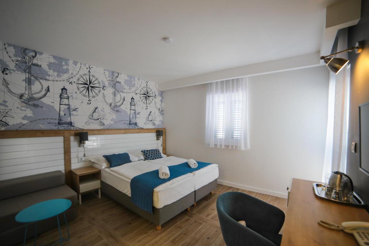 Hotel Ivando - K&S Дрвеник Экстерьер фото